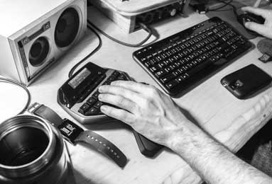 球天下体育直播-闪电战拿下施罗德！湖人完美操作诠释何为富人更富